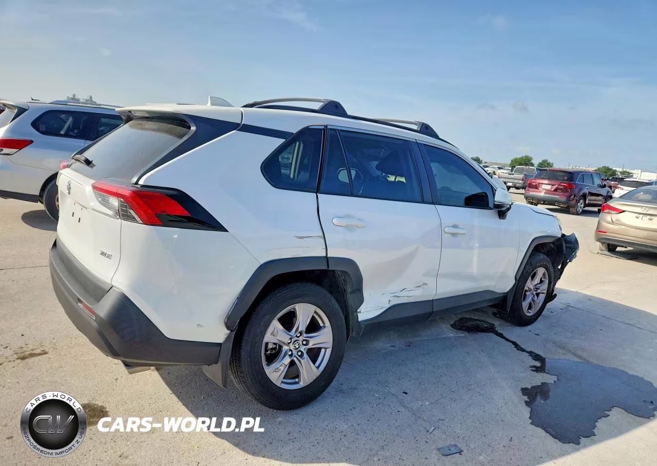 2023 Toyota Rav4 Xle VIN:2T3W1RFV6PW251500 - 3