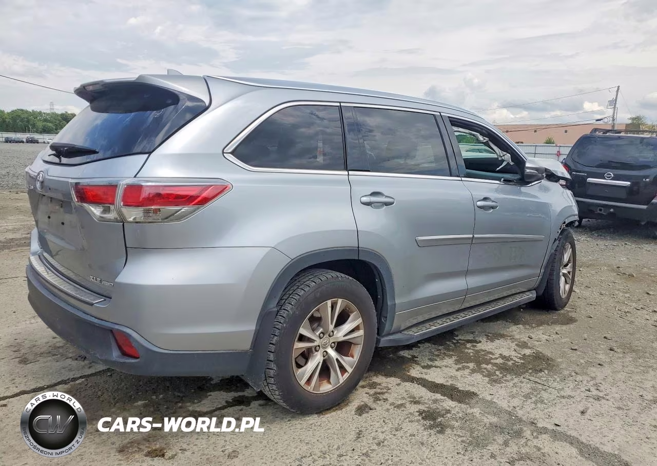 2015 Toyota Highlander Xle VIN:5TDJKRFH1FS077756 - 3