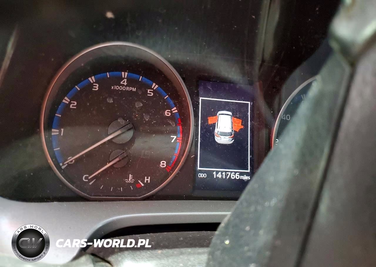 2018 Toyota Rav4 Xle VIN:2T3RFREVXJW803524 - 9