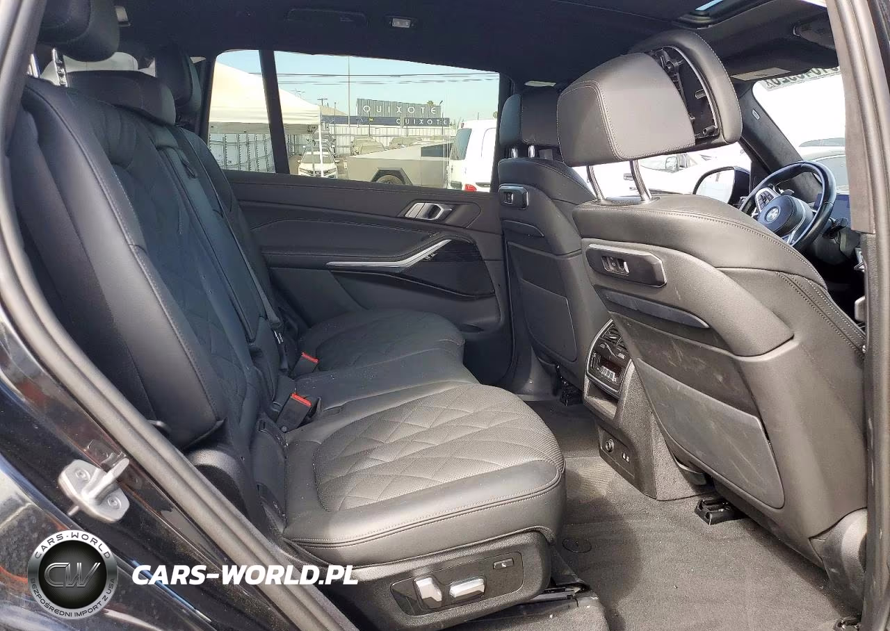 2025 BMW X7 xDrive40I VIN:5UX23EM00S9W95763 - 11
