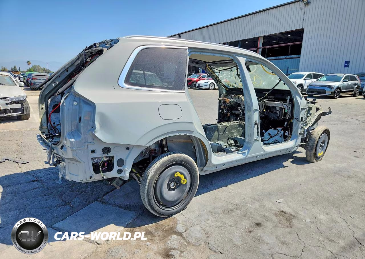 2026 Volvo Xc90 Plus VIN:YV4H60PE0T1497808 - 3