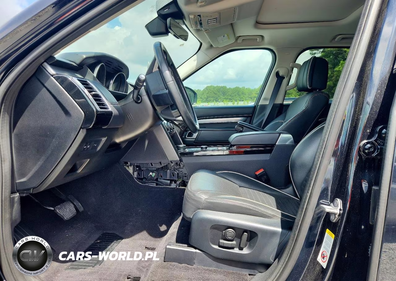 2017 Land Rover Discovery First Edition VIN:SALRTBBVXHA017437 - 7