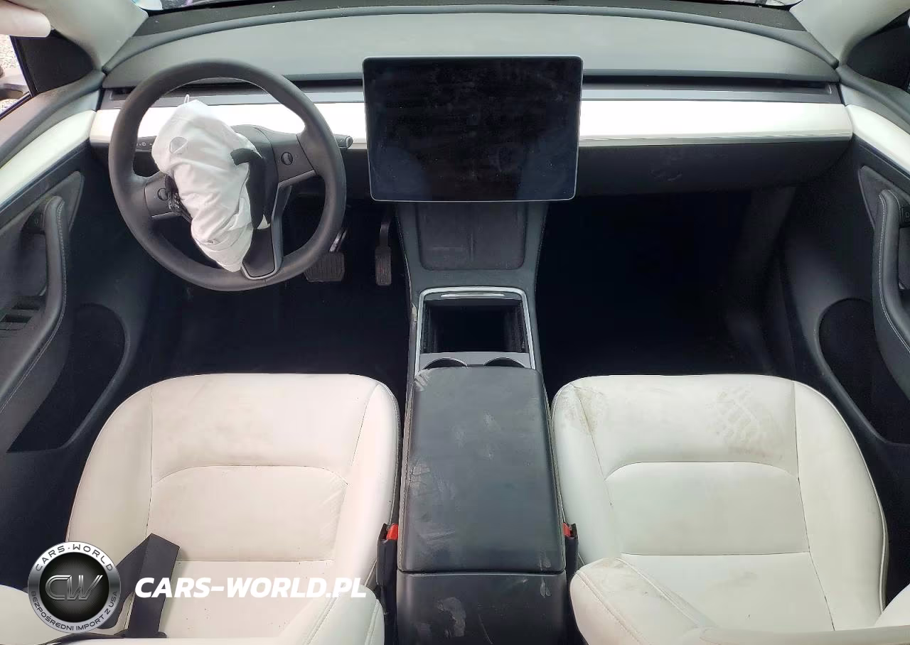 2024 Tesla Model Y VIN:7SAYGDED9RF184437 - 8