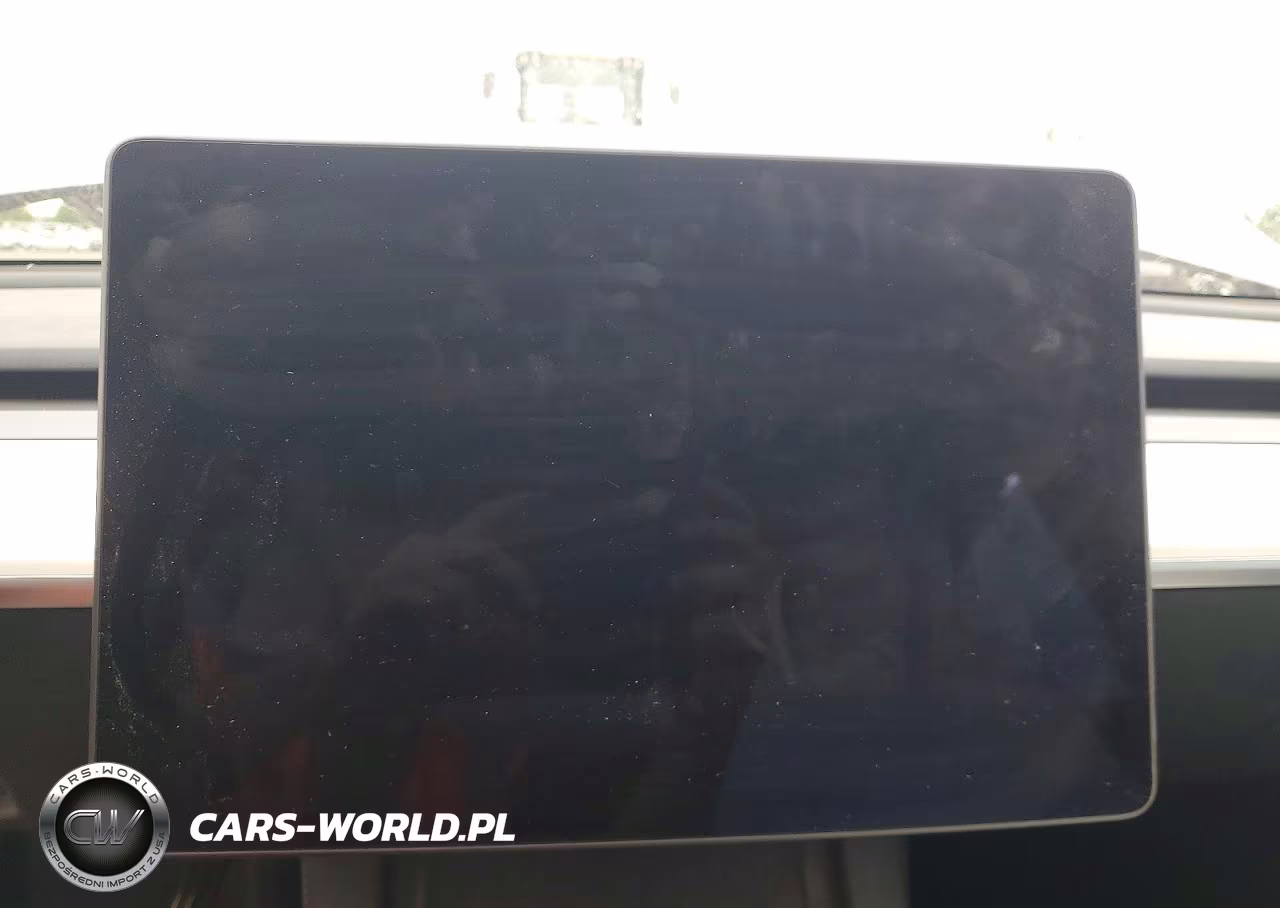 2024 Tesla Model Y VIN:7SAYGDED9RF184437 - 9