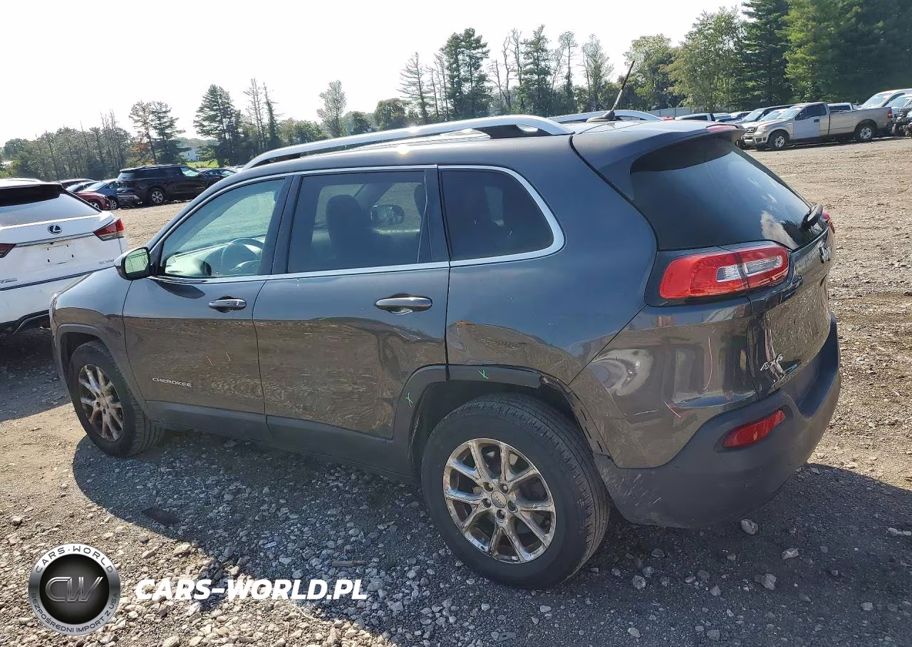 2015 Jeep Cherokee Latitude VIN:1C4PJMCS2FW538544 - 2