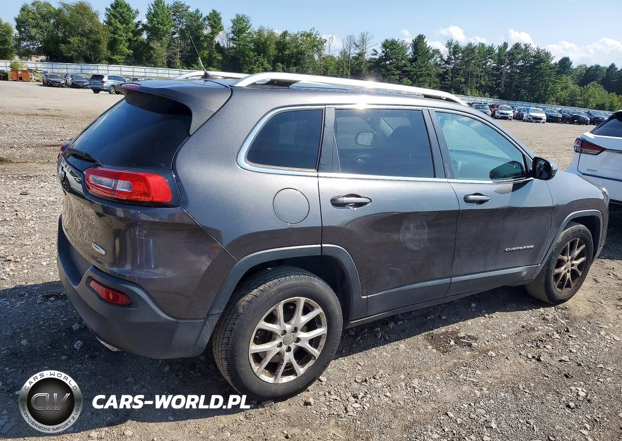 2015 Jeep Cherokee Latitude VIN:1C4PJMCS2FW538544 - 3