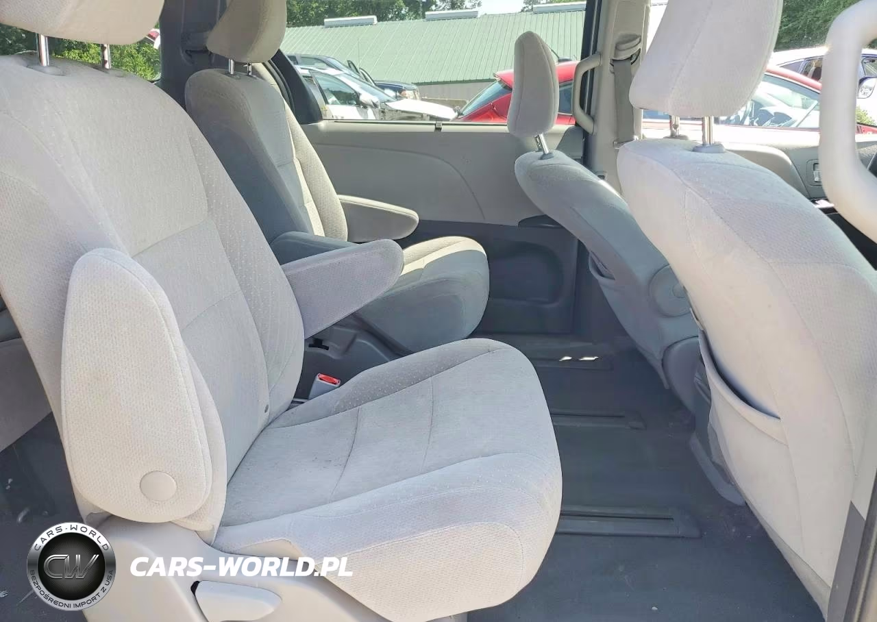 2020 Toyota Sienna Le VIN:5TDJZ3DC6LS238520 - 11