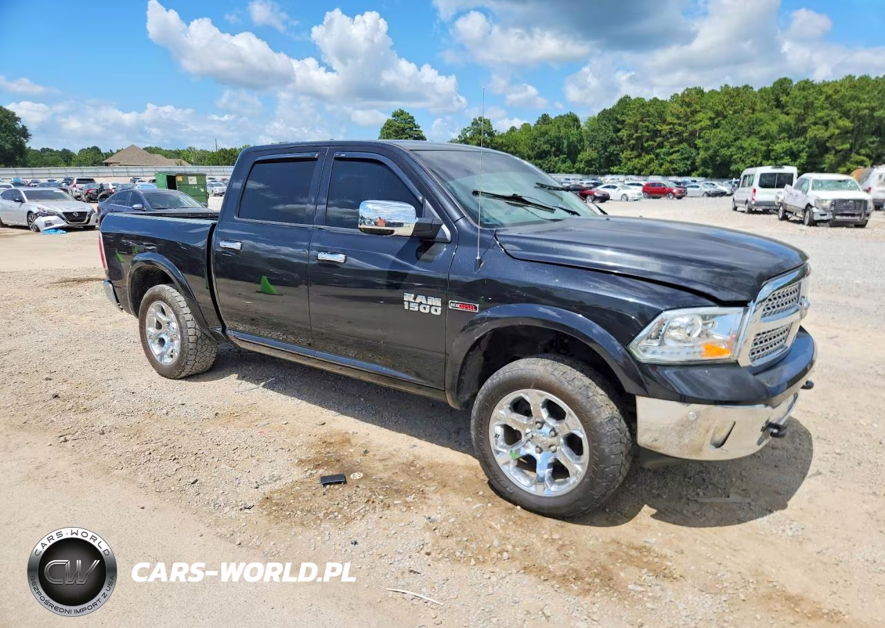 2017 Ram 1500 Laramie VIN:1C6RR7NMXHS882853 - 4