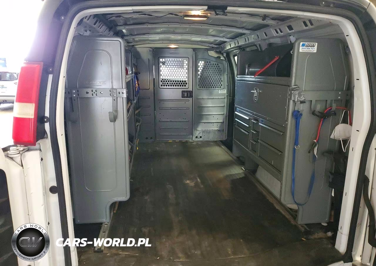 2010 Chevrolet Express G1500 VIN:1GCUGADX5A1166052 - 10