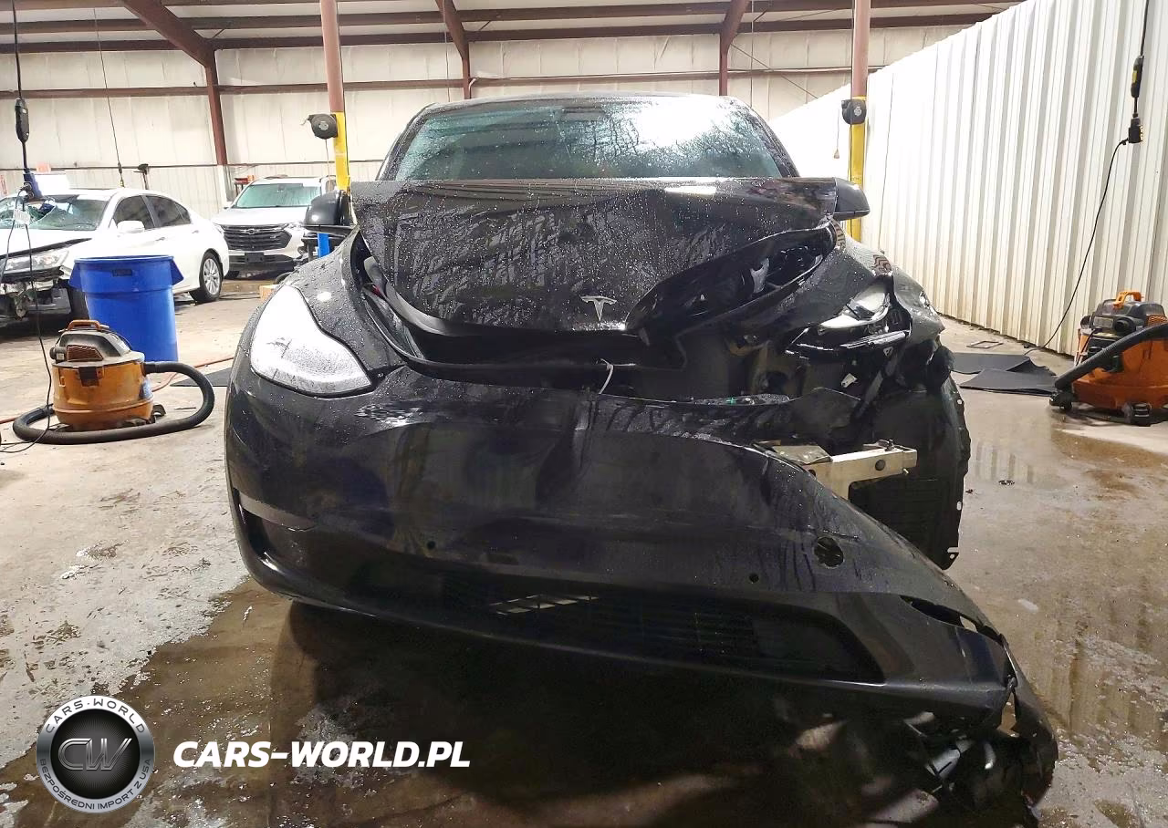 2021 Tesla Model Y VIN:5YJYGDEE6MF080101 - 5