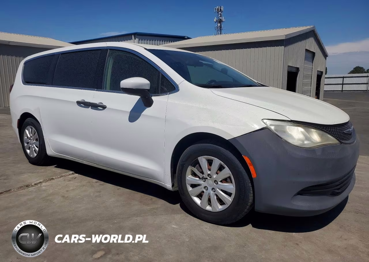 2019 Chrysler Pacifica L VIN:2C4RC1AG0KR666588 - 4