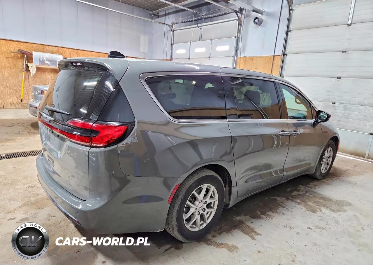 2025 Chrysler Pacifica Select VIN:2C4RC1BG6SR556501 - 3