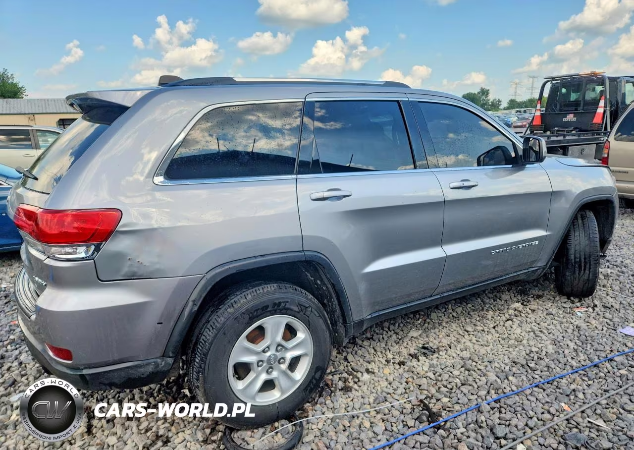 2016 Jeep Grand Cherokee Laredo VIN:1C4RJFAG7GC326602 - 3