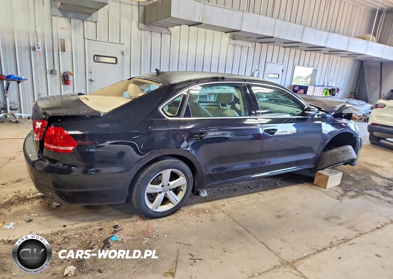 2015 Volkswagen Passat S VIN:1VWAS7A33FC111761 - 3