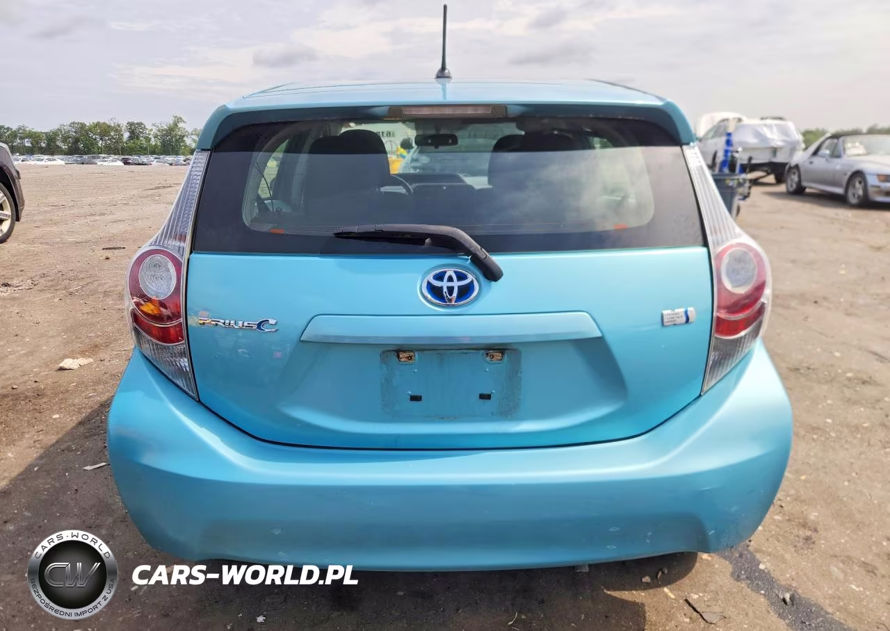 2013 Toyota Prius C Two VIN:JTDKDTB30D1054369 - 6