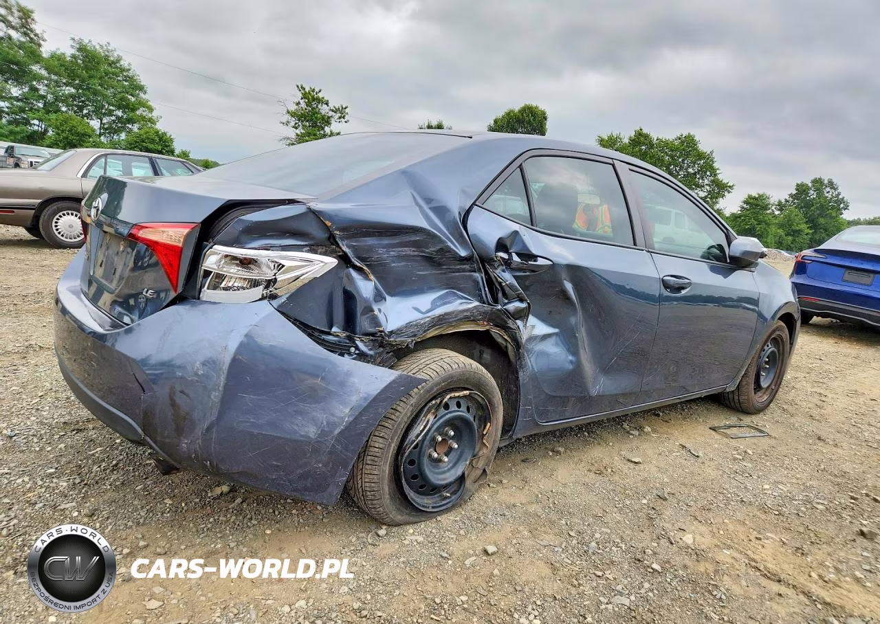 2017 Toyota Corolla Le VIN:2T1BURHE3HC913970 - 3