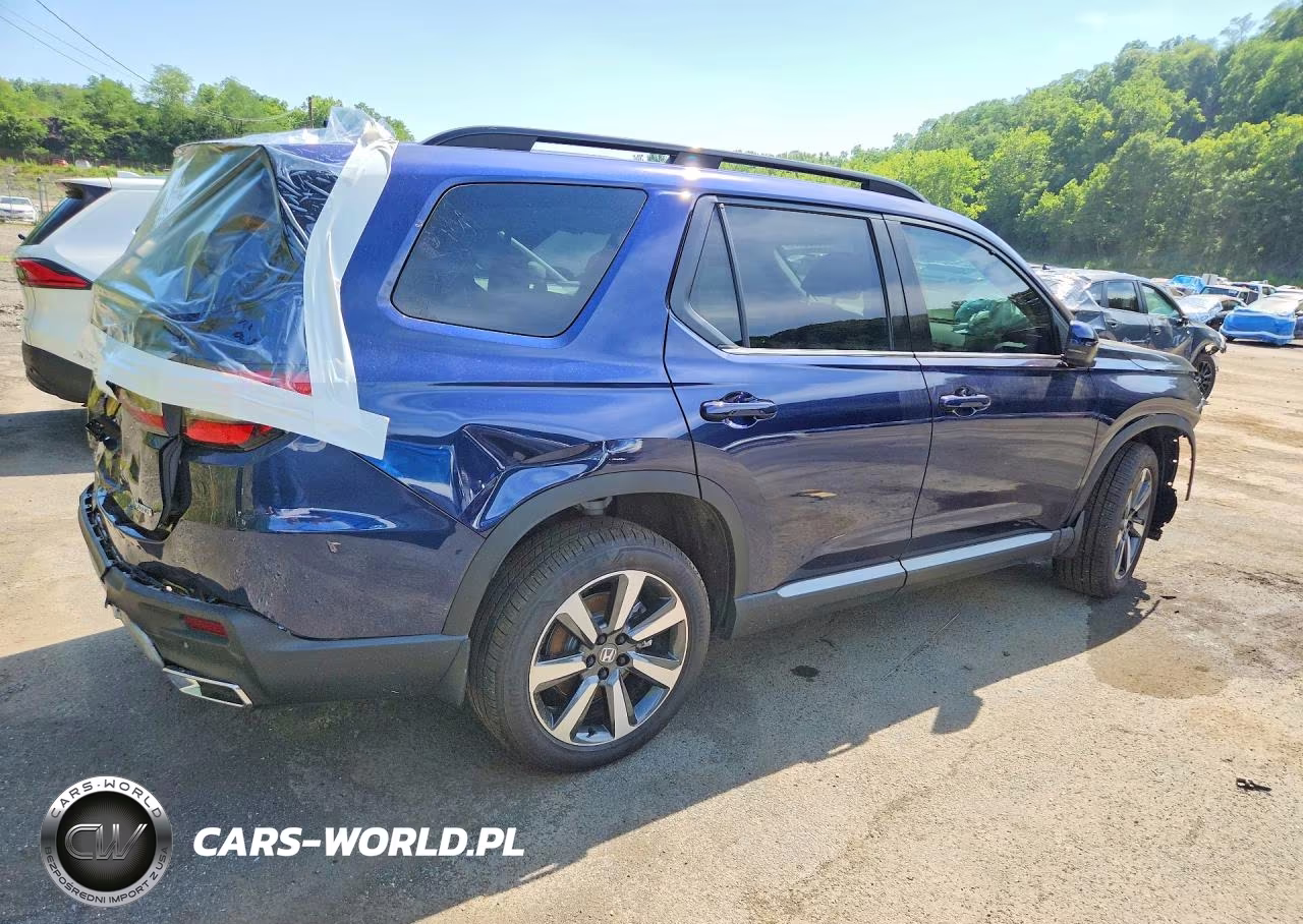 2025 Honda Pilot Touring VIN:5FNYG1H75SB191330 - 3