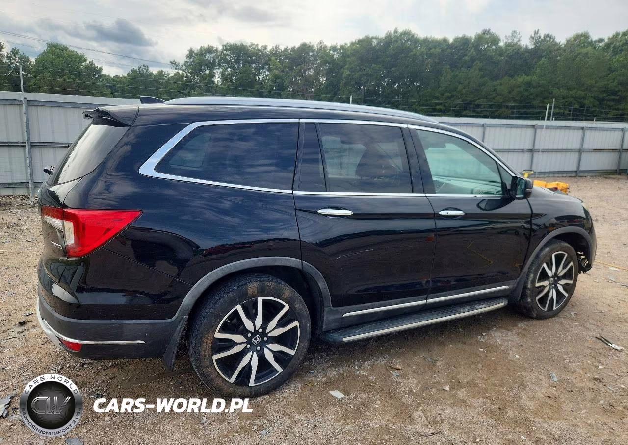 2019 Honda Pilot Touring VIN:5FNYF5H68KB000999 - 3