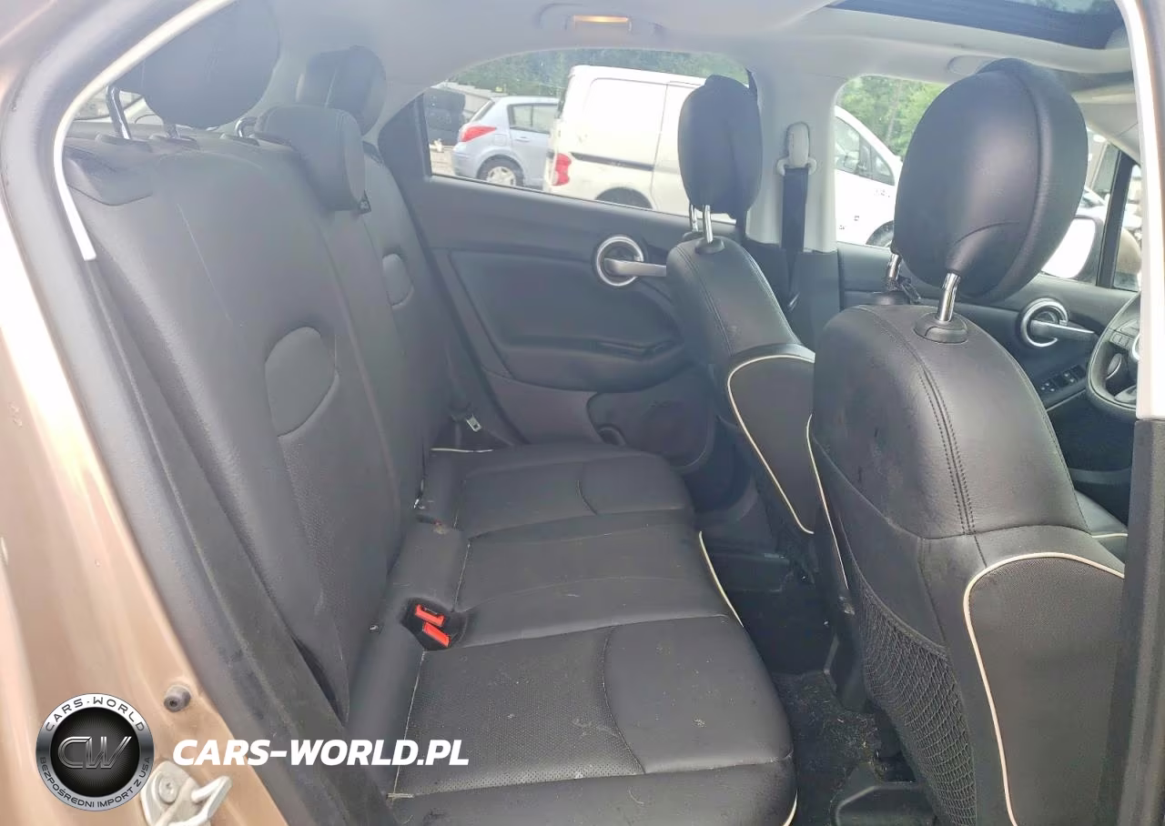 2018 Fiat 500X Lounge VIN:ZFBCFYDB6JP679631 - 10