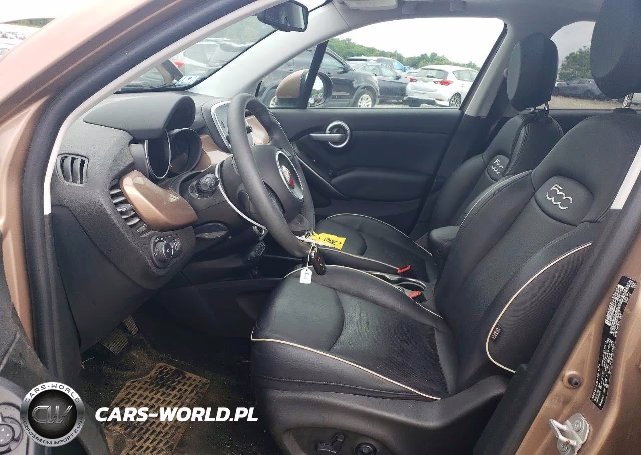 2018 Fiat 500X Lounge VIN:ZFBCFYDB6JP679631 - 7