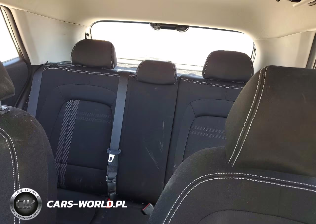 2020 Hyundai Venue Sel VIN:KMHRC8A33LU060837 - 10