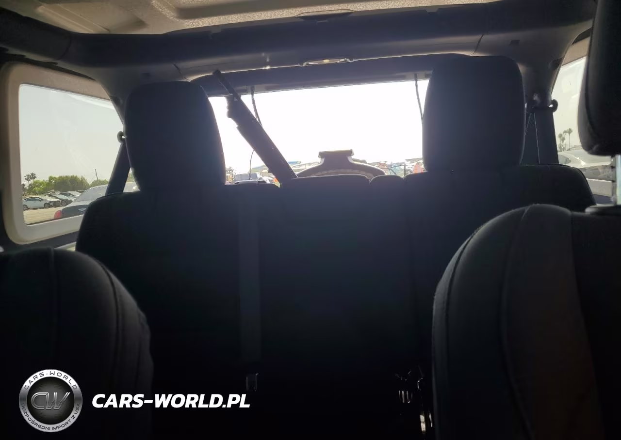 2021 Jeep Wrangler Unlimited Sport VIN:1C4HJXDGXMW512139 - 10