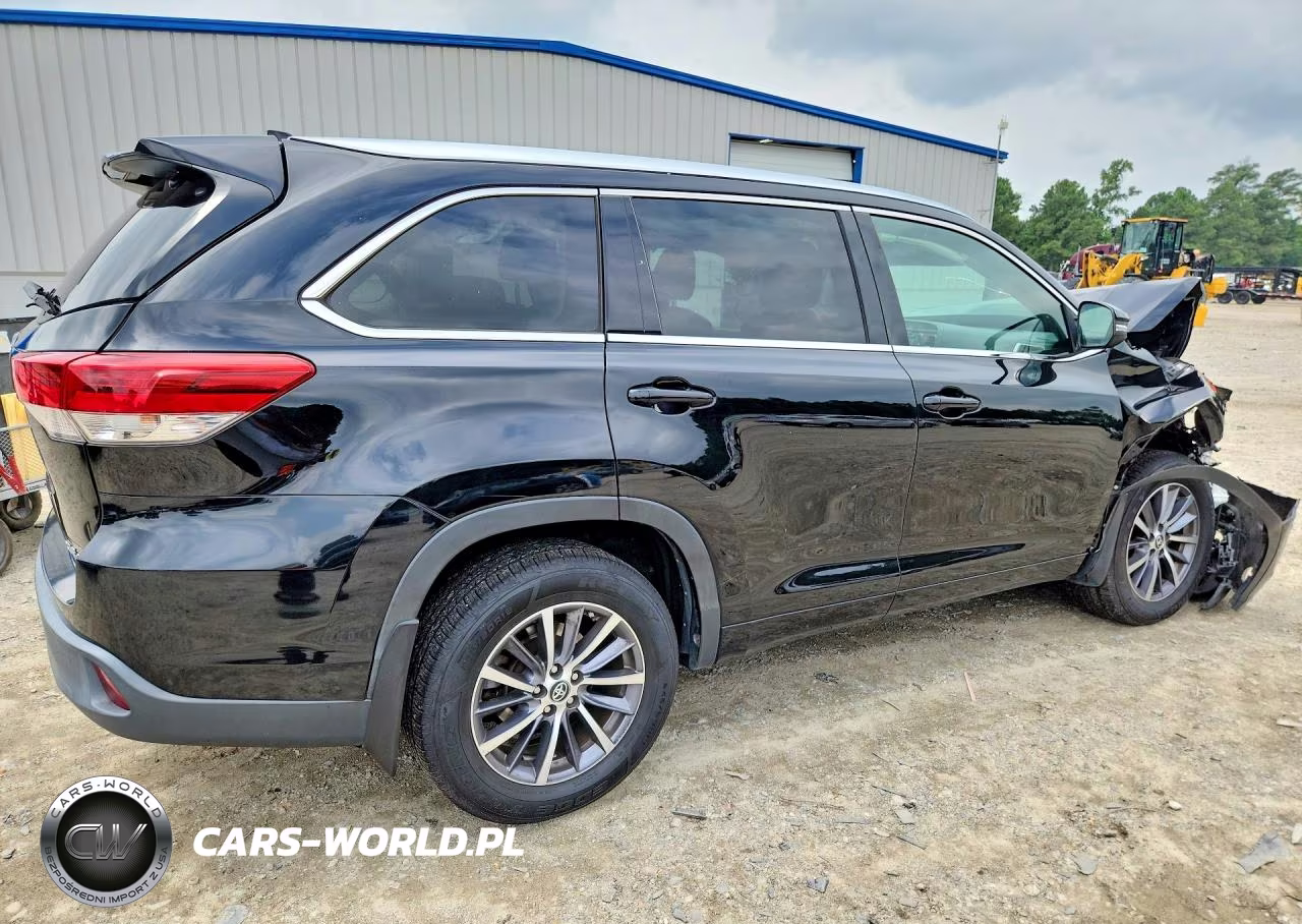2017 Toyota Highlander Xle VIN:5TDJZRFH9HS460911 - 3