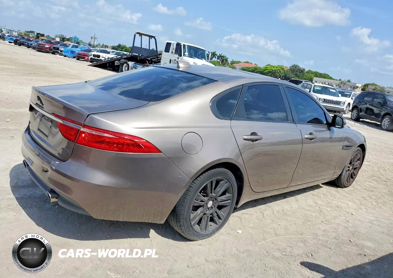 2017 Jaguar Xf Premium VIN:SAJBD4BV0HCY32964 - 3