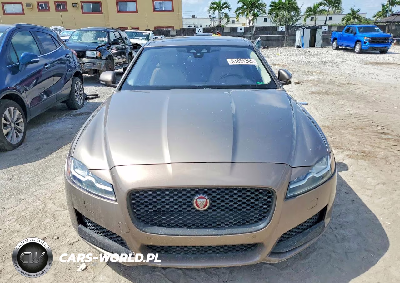 2017 Jaguar Xf Premium VIN:SAJBD4BV0HCY32964 - 5