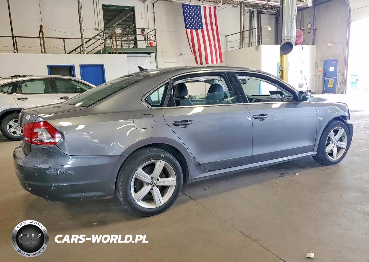 2015 Volkswagen Passat S VIN:1VWAS7A32FC113484 - 3
