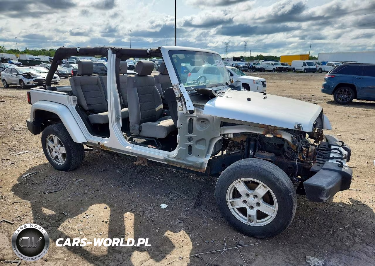 2008 Jeep Wrangler Unlimited Sahara VIN:1J4GA59198L602081 - 4