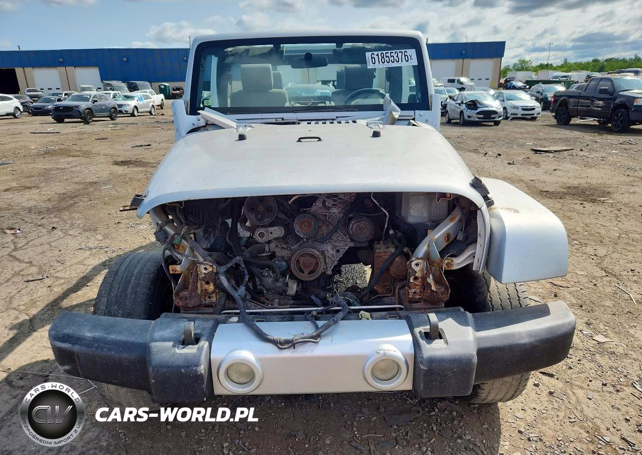 2008 Jeep Wrangler Unlimited Sahara VIN:1J4GA59198L602081 - 5