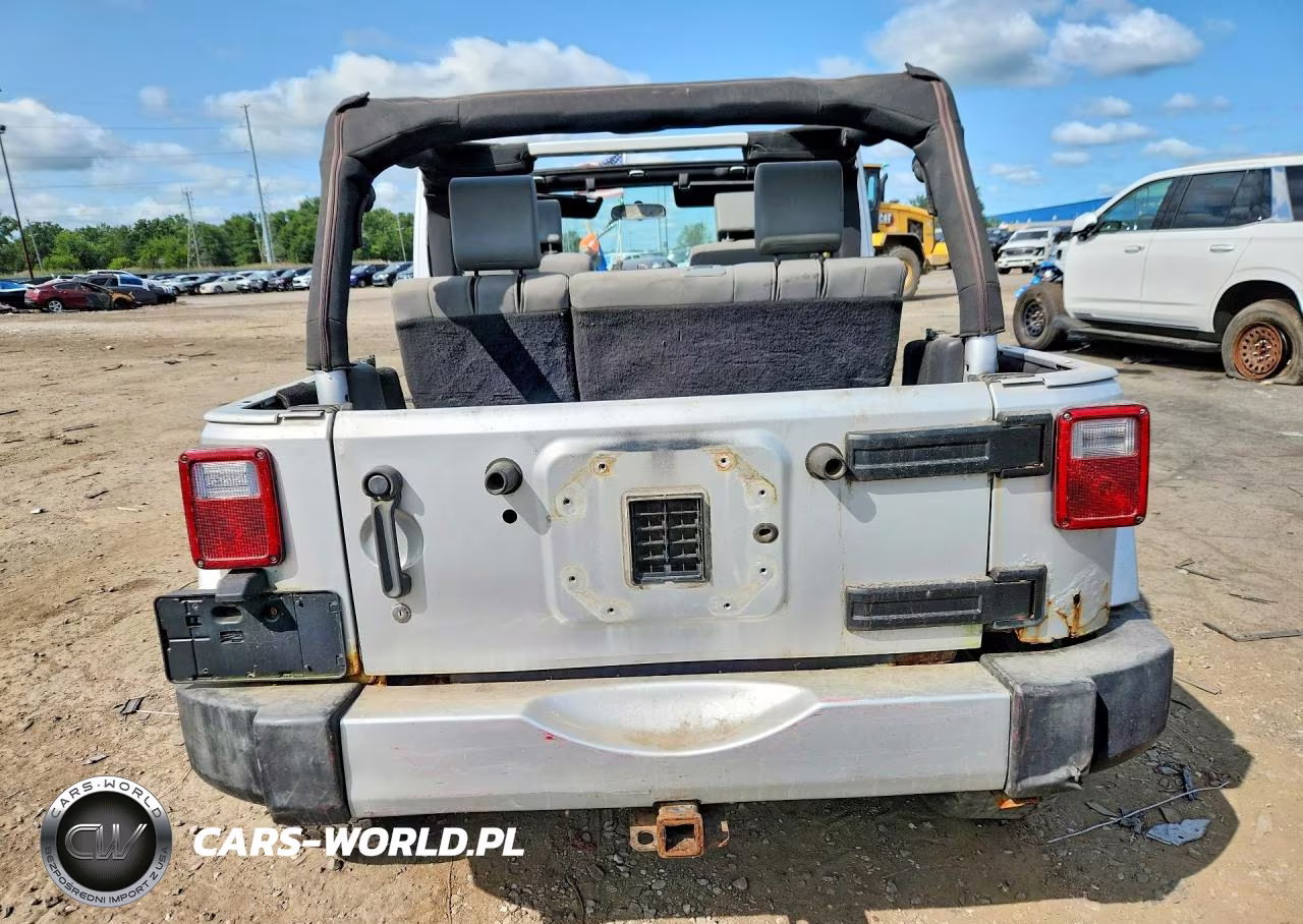 2008 Jeep Wrangler Unlimited Sahara VIN:1J4GA59198L602081 - 6
