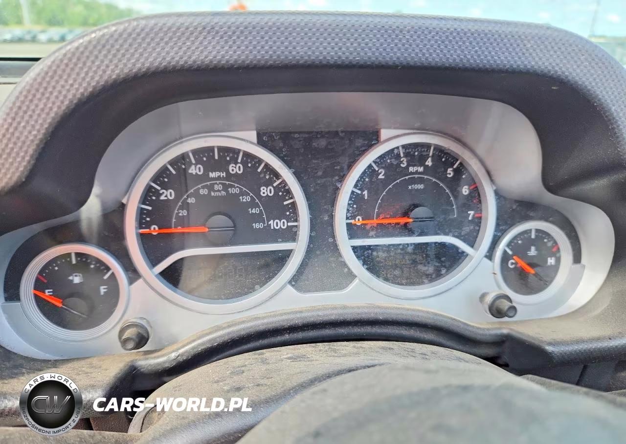 2008 Jeep Wrangler Unlimited Sahara VIN:1J4GA59198L602081 - 9