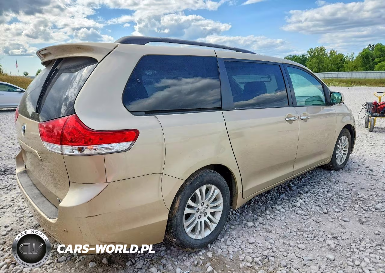 2013 Toyota Sienna Xle 8-Passenger VIN:5TDYK3DC0DS353053 - 3