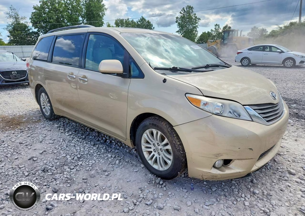2013 Toyota Sienna Xle 8-Passenger VIN:5TDYK3DC0DS353053 - 4
