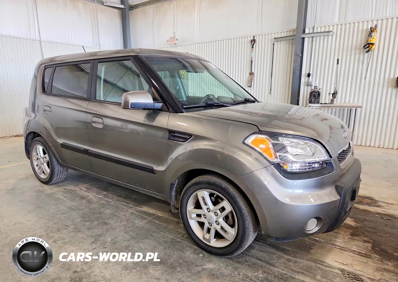 2010 Kia Soul + VIN:KNDJT2A29A7061735 - 4