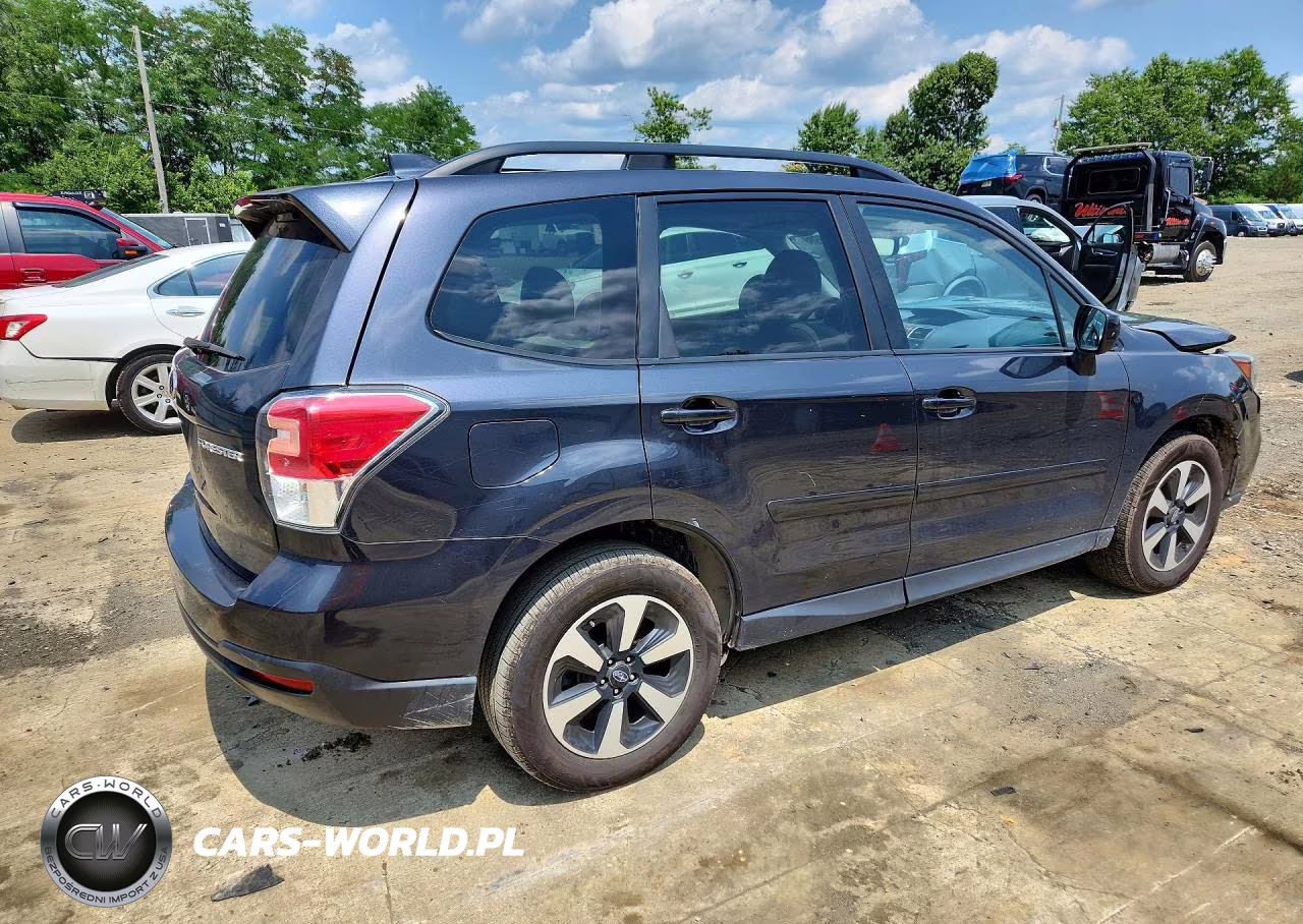 2018 Subaru Forester 2.5I Premium VIN:JF2SJADC6JH613602 - 3