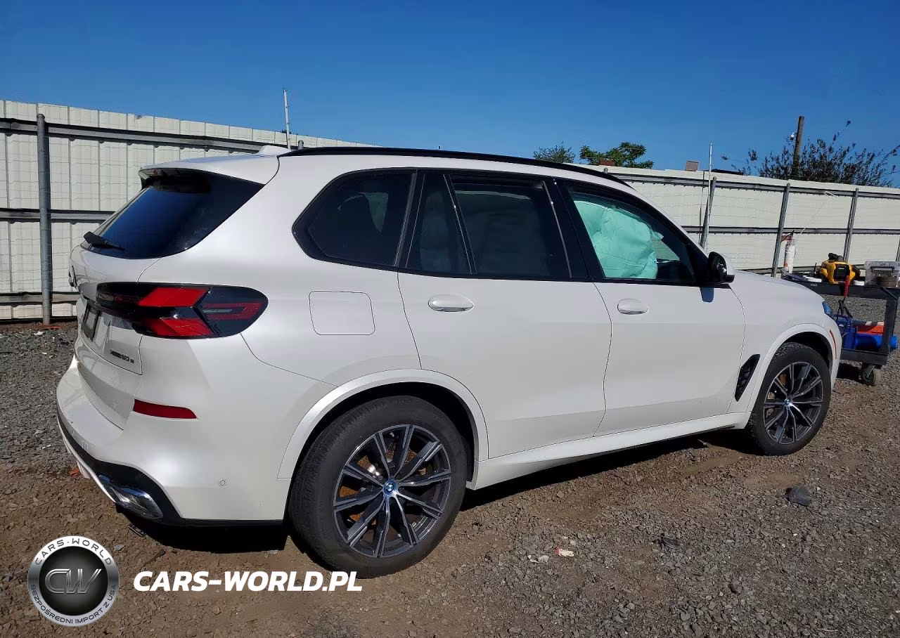 2024 BMW X5 xDrive50E VIN:5UX43EU05R9V29323 - 3