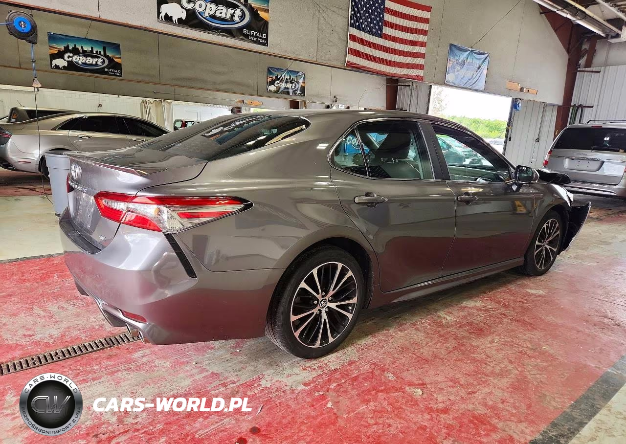 2018 Toyota Camry Se VIN:4T1B11HK7JU134785 - 3