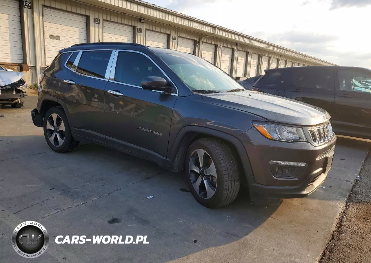 2019 Jeep Compass Latitude VIN:3C4NJCBB7KT750441 - 4