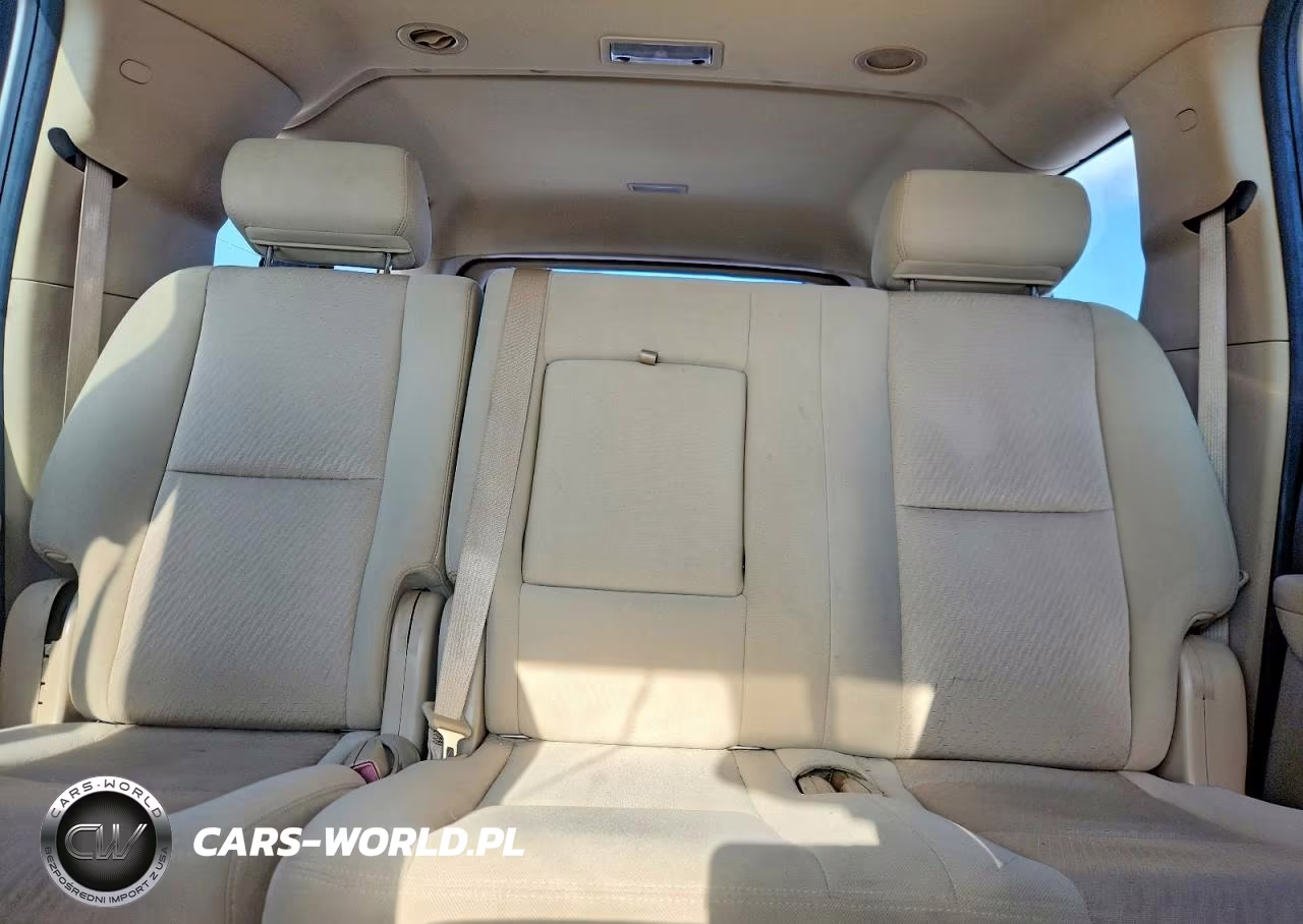 2010 Chevrolet Suburban C1500 Ls VIN:1GNUCHE09AR124093 - 10
