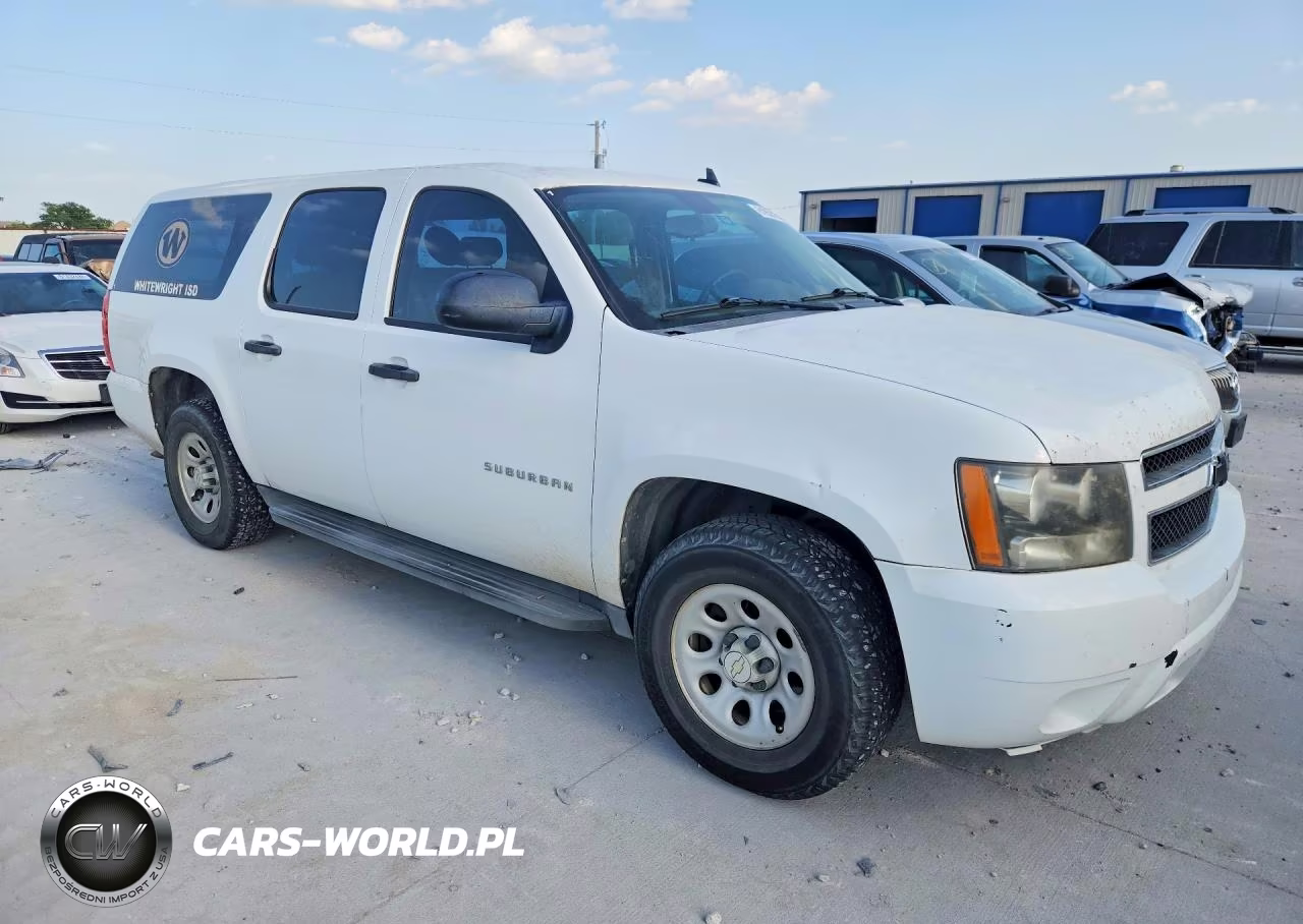 2010 Chevrolet Suburban C1500 Ls VIN:1GNUCHE09AR124093 - 4