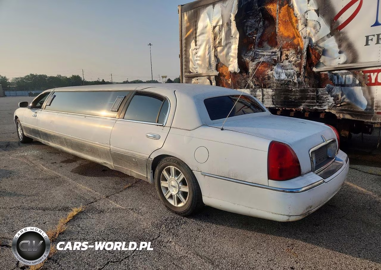 2008 Lincoln Town Car Executive VIN:2L1FM88W38X644365 - 2