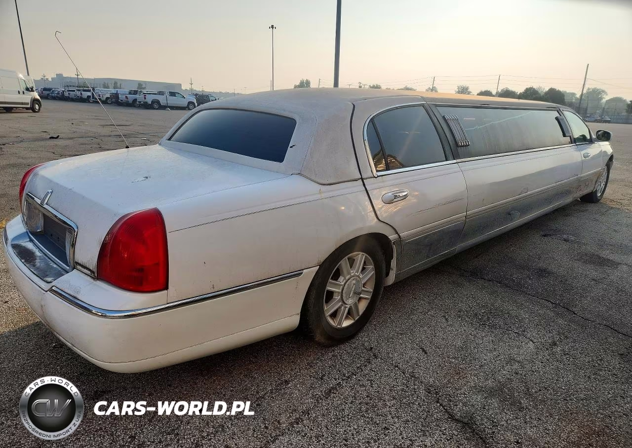 2008 Lincoln Town Car Executive VIN:2L1FM88W38X644365 - 3