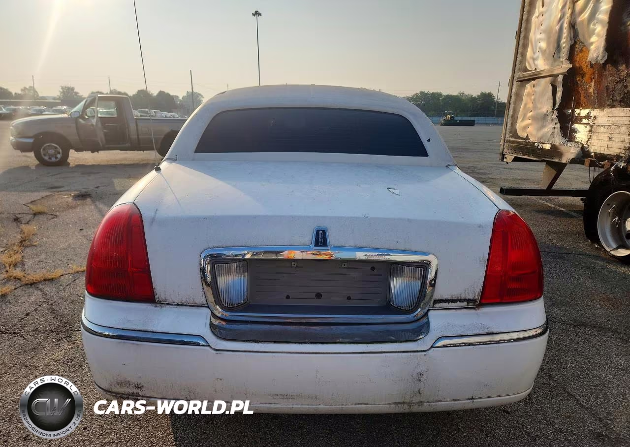2008 Lincoln Town Car Executive VIN:2L1FM88W38X644365 - 6