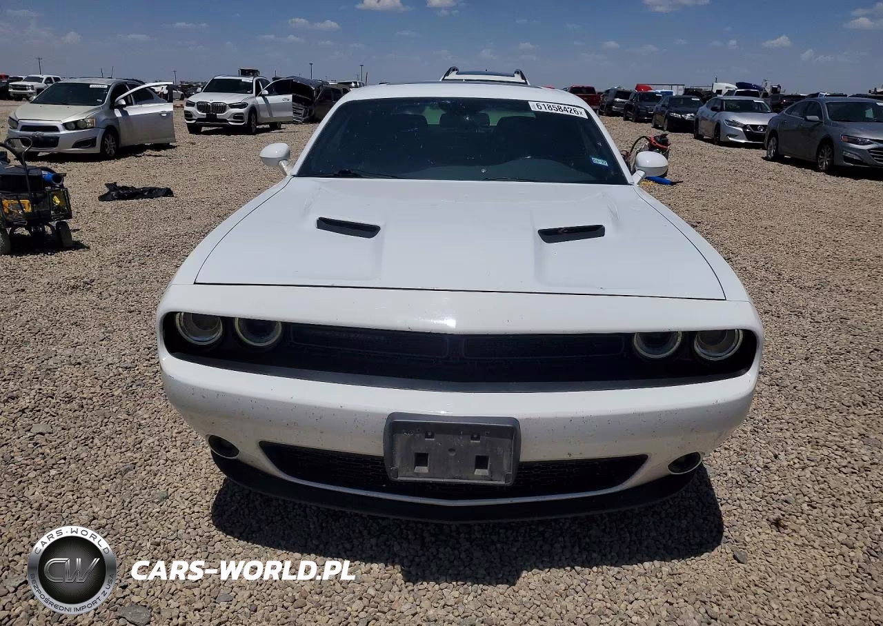 2018 Dodge Challenger Sxt VIN:2C3CDZAGXJH204906 - 5