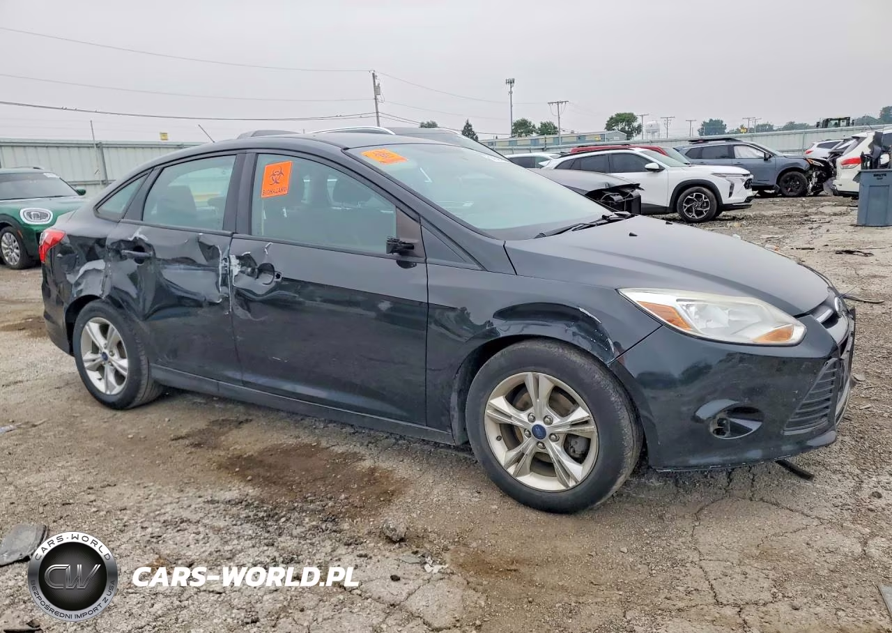 2014 Ford Focus Se VIN:1FADP3F24EL363985 - 4