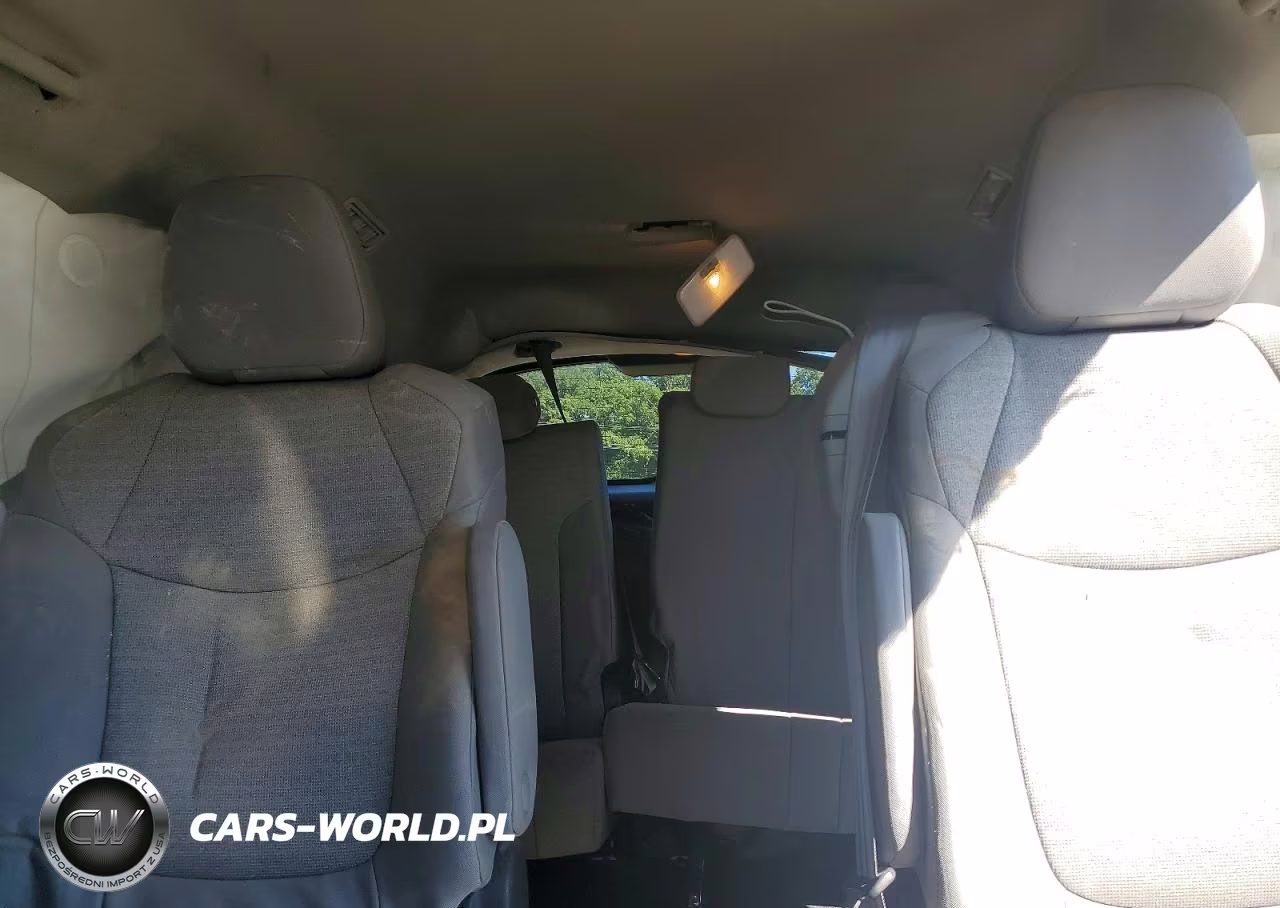 2025 Toyota Sienna Le VIN:5TDKRKEC9SS225188 - 10