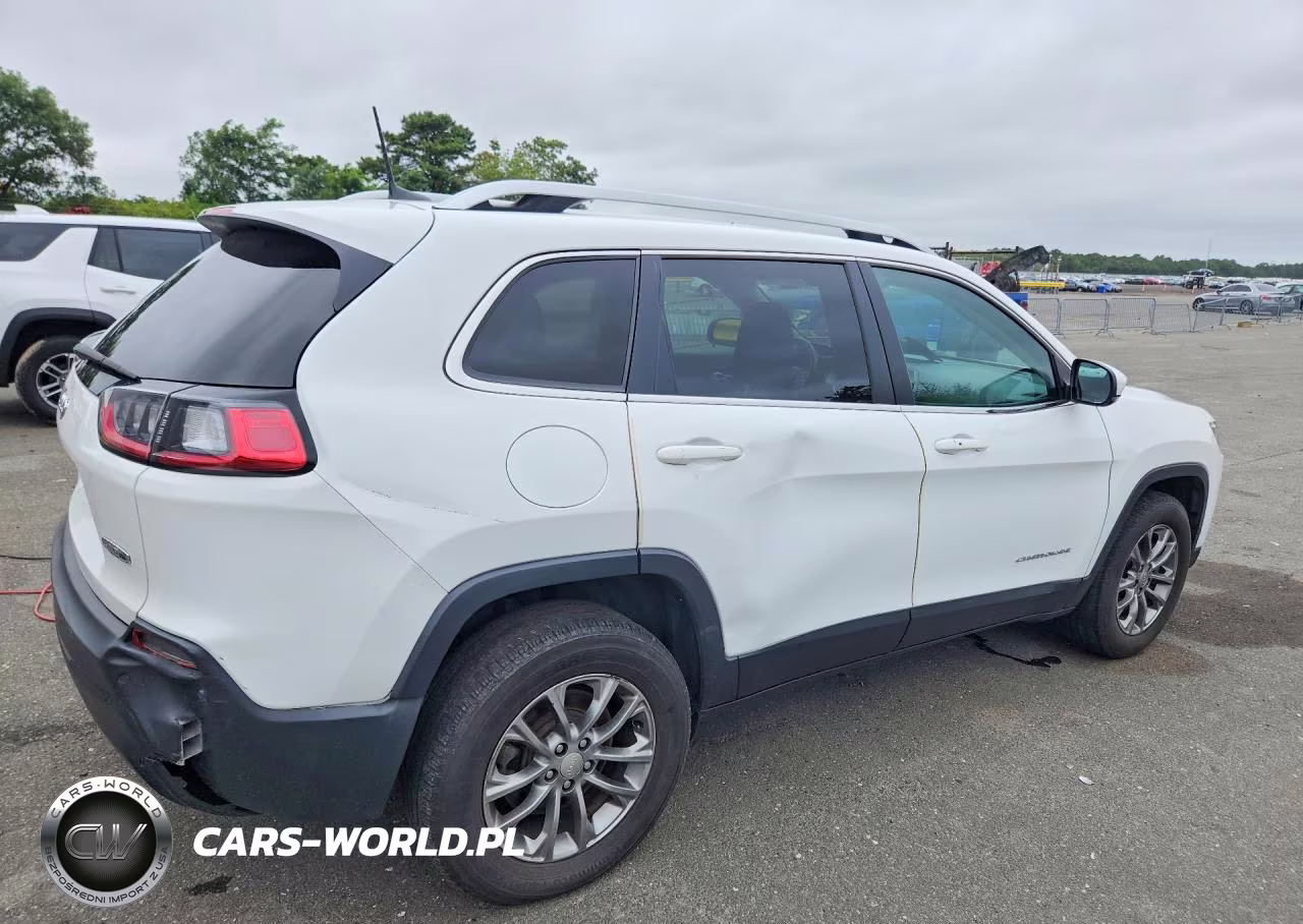 2019 Jeep Cherokee Latitude Plus VIN:1C4PJMLB4KD398681 - 3